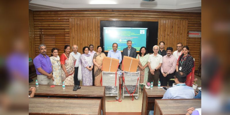 IDBI बैंक ने सफदरजंग अस्पताल में दी आधुनिक ECG मशीनें और फ्यूम एक्सट्रैक्टर