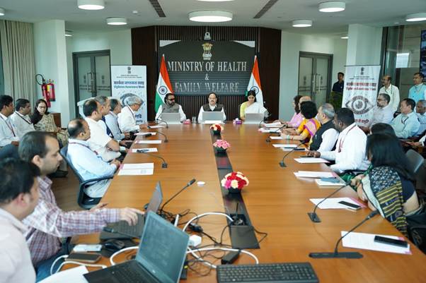 केंद्रीय स्वास्थ्य और परिवार कल्याण मंत्रालय ने ईमानदारी की शपथ के साथ सतर्कता जागरूकता सप्ताह 2026 मनाया — इसी स्रोत की तस्वीर या इन्फोग्राफिक। सौजन्य: Press Information Bureau।